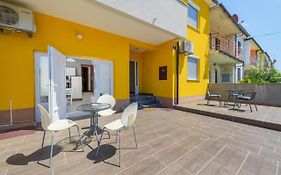 House With Apartments Mila