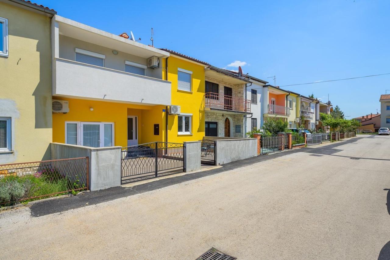 House With Apartments Mila Umag Zewnętrze zdjęcie
