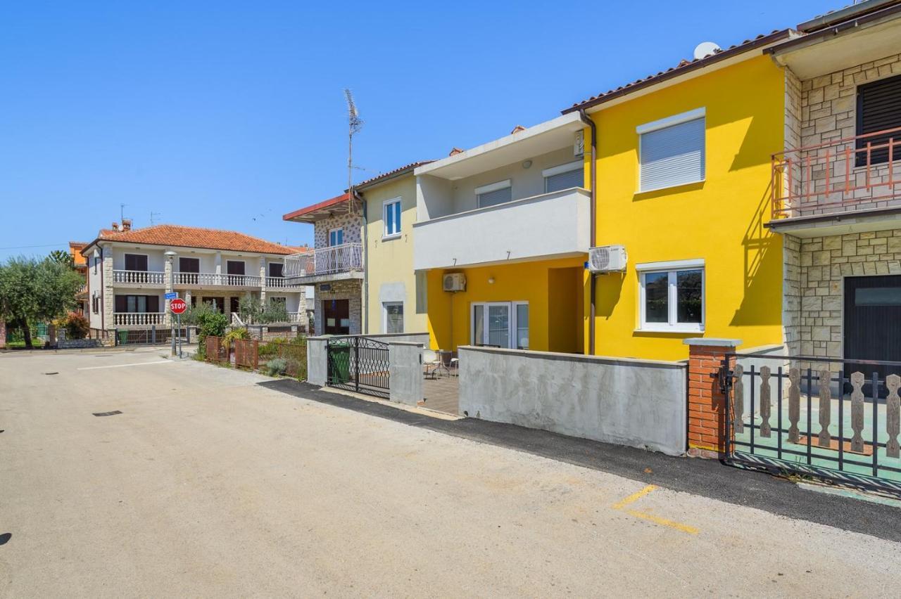 House With Apartments Mila Umag Zewnętrze zdjęcie