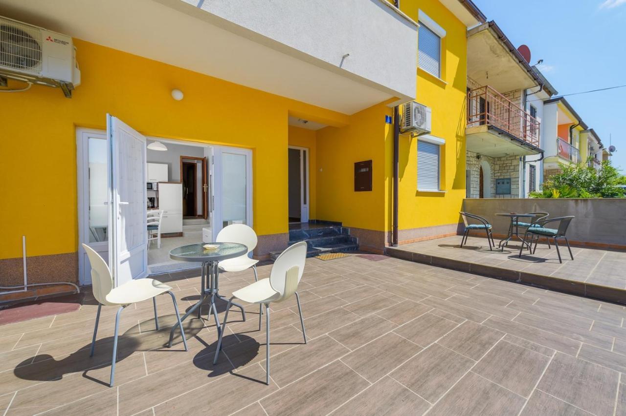 House With Apartments Mila Umag Zewnętrze zdjęcie